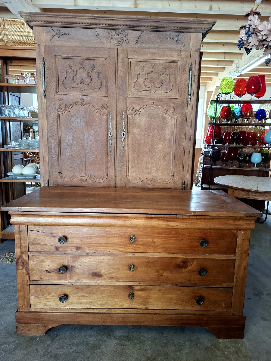Louis Philippe 19th Century Chest Of Drawers In Solid Walnut