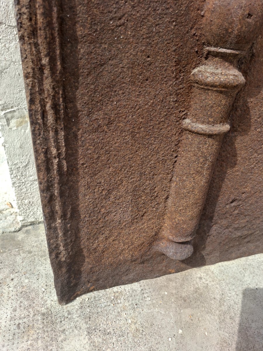 Richly Decorated 18th-century Cast-iron Fireplace Mantelpiece -photo-1