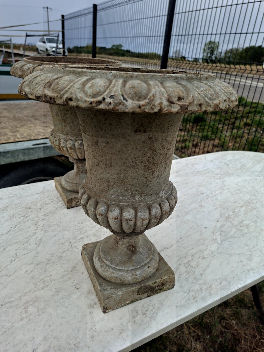 Paire de vases Médicis en fonte d'époque 19éme de Maison Bourgeoise -photo-1