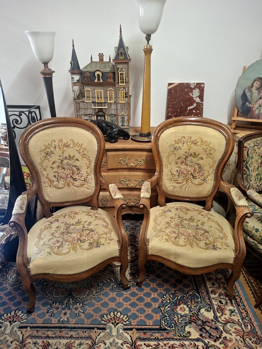 Paire de fauteuils Cabriolet style Louis XV 19éme en tapisserie 