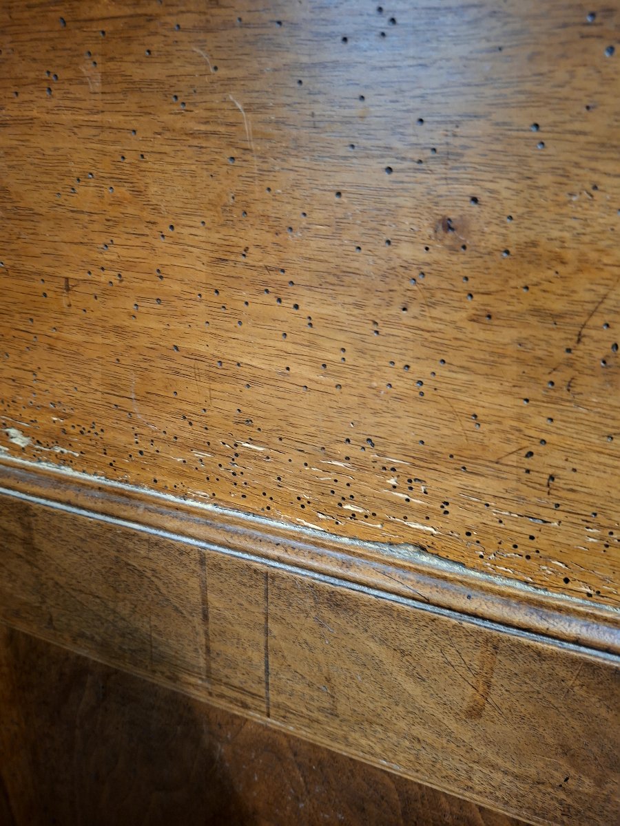 18th-century Louis XV-style Cabinet In Rustic, Country-style Solid Walnut -photo-1