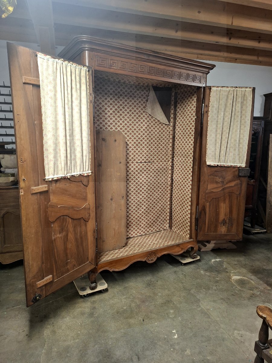 18th-century Louis XV-style Cabinet In Rustic, Country-style Solid Walnut -photo-3
