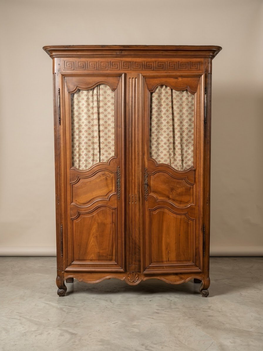 18th-century Louis XV-style Cabinet In Rustic, Country-style Solid Walnut 