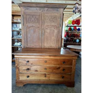 Commode coffre d'époque Louis Philippe 19éme en noyer massif 