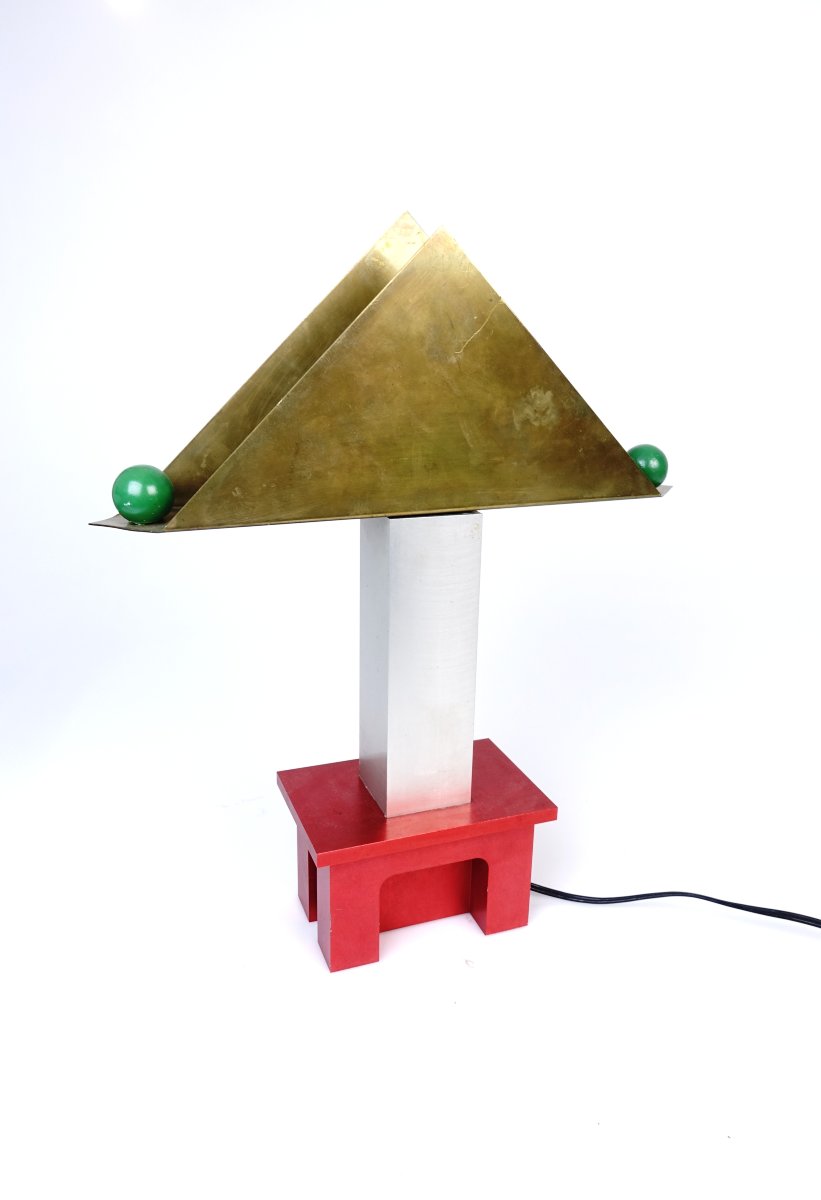 Lampe de forme architecturale par un suiveur de l'Ecole de MEMPHIS-photo-3