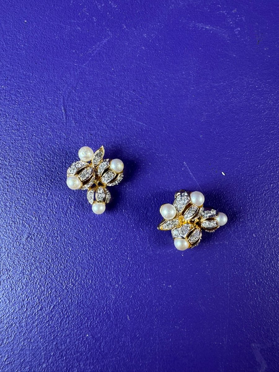 Paire de clips d'oreille "fleur" NINA RICCI