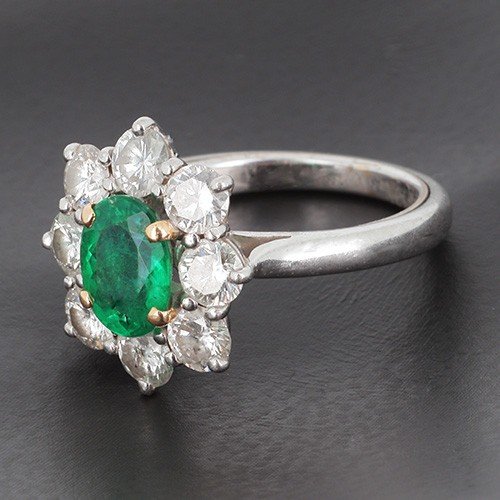 Daisy Ring In Platinum Presenting An Emerald From Zambia And Diamonds-photo-4