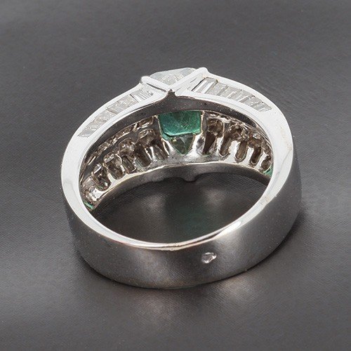 Ring In 750 ‰ White Gold Emerald Of 0.75 Ct Surrounded By 2.11 Ct Of Diamonds - B10333-photo-3