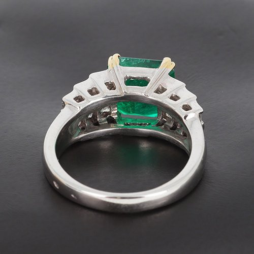 750‰ White Gold Ring With A 3.60 Ct Colombian Emerald And Diamonds - B10513-photo-2