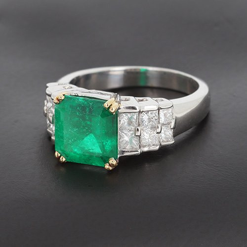 750‰ White Gold Ring With A 3.60 Ct Colombian Emerald And Diamonds - B10513-photo-3