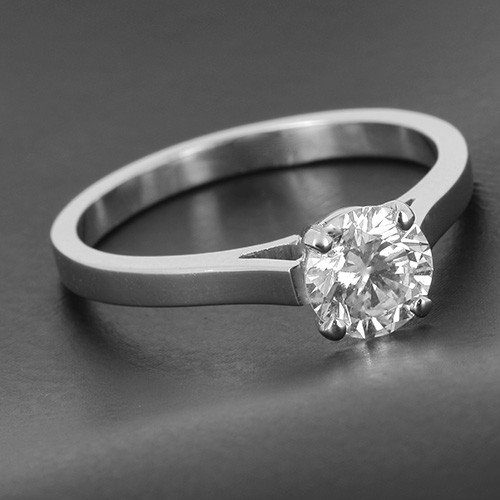 Solitaire In 750‰ White Gold With A Brilliant Cut Diamond Of 0.89 Ct - H/vvs2, Certified