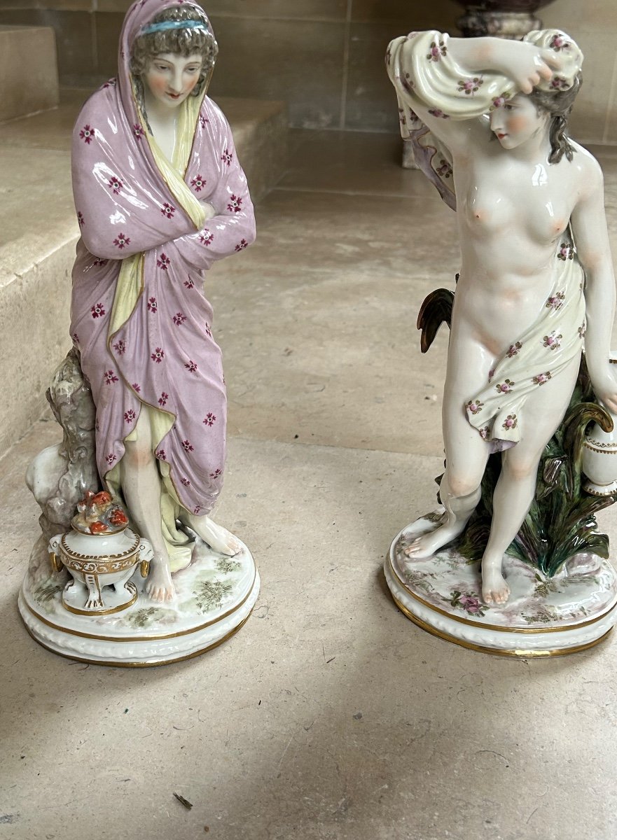 Pair Of Important Saxon Porcelain Subjects, Representing Summer And Winter-photo-8