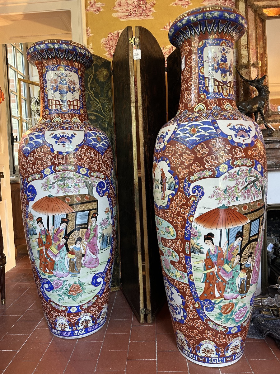  Paire De très grands Vases De Chine à décor polychrome 