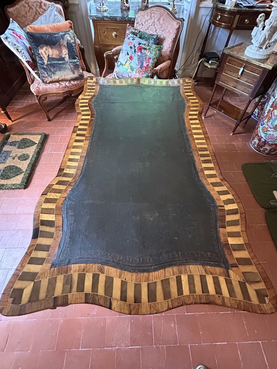 Louis XV Style Desk In Exotic Wood Marquetry.-photo-1