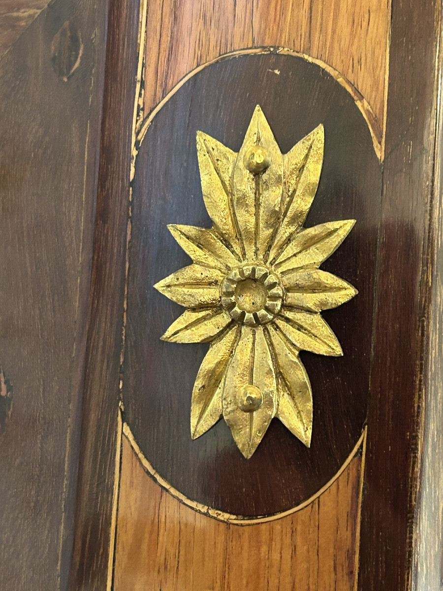 Grand chiffonnier colonnaire en marqueterie d’époque Louis XVI-photo-4