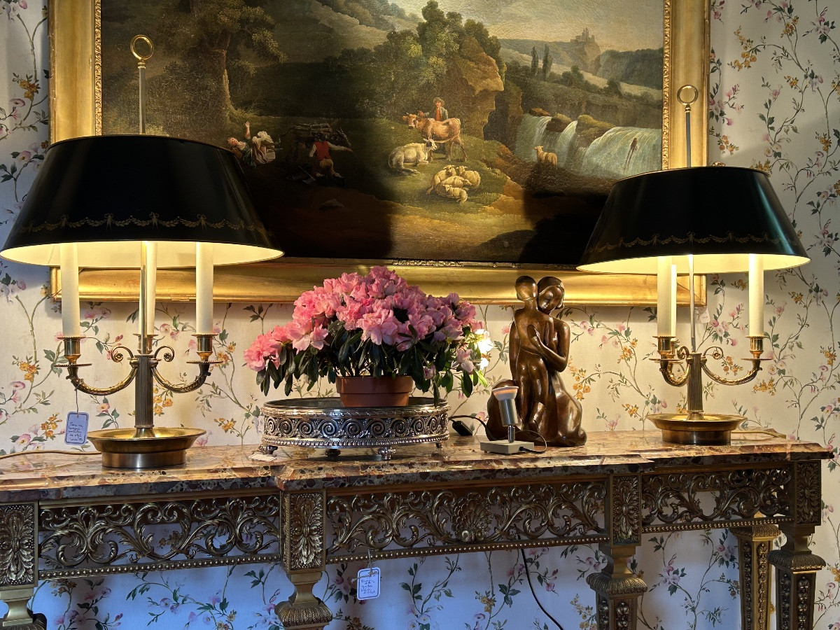 Paire de grandes lampes bouillottes en bronze doré de style Louis XVI