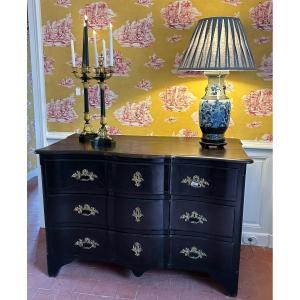 Louis XV Style Commode In Black Lacquer, 18th Century.