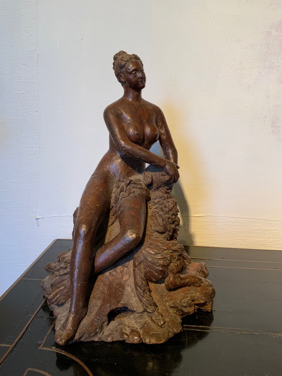 Sculpture En Bois D’olivier, Femme Avec Son Chien.