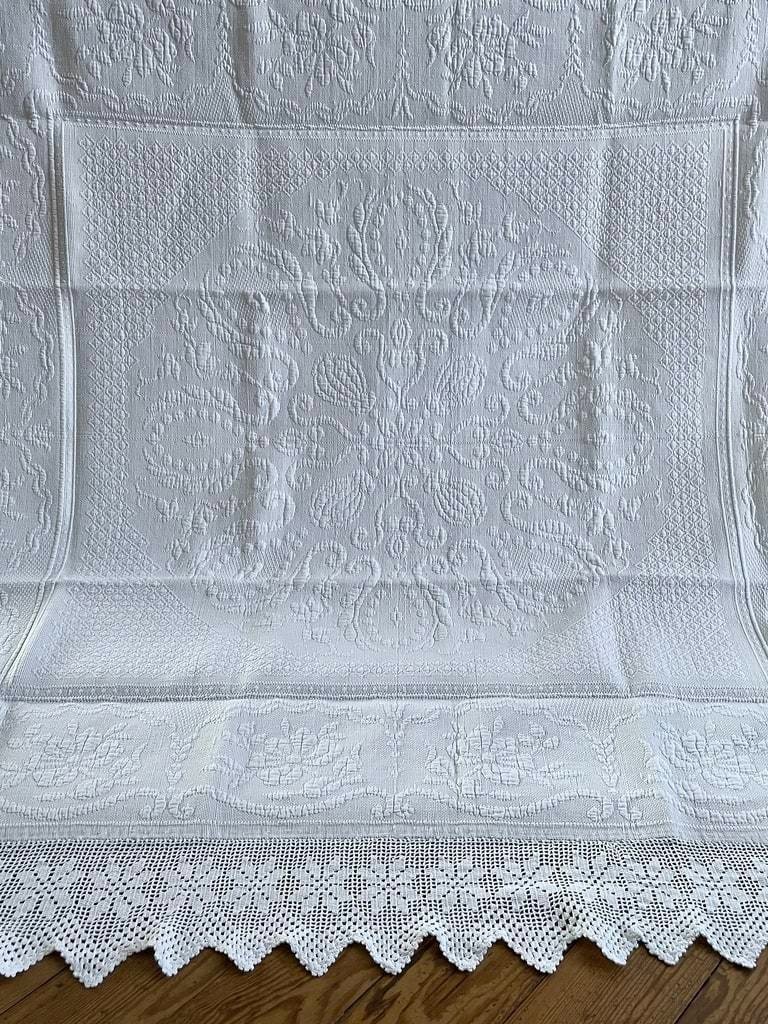 Cotton Piqué Quilt - Provençal Blanket With Lily And Acanthus Decor - Late 19th Century-photo-4