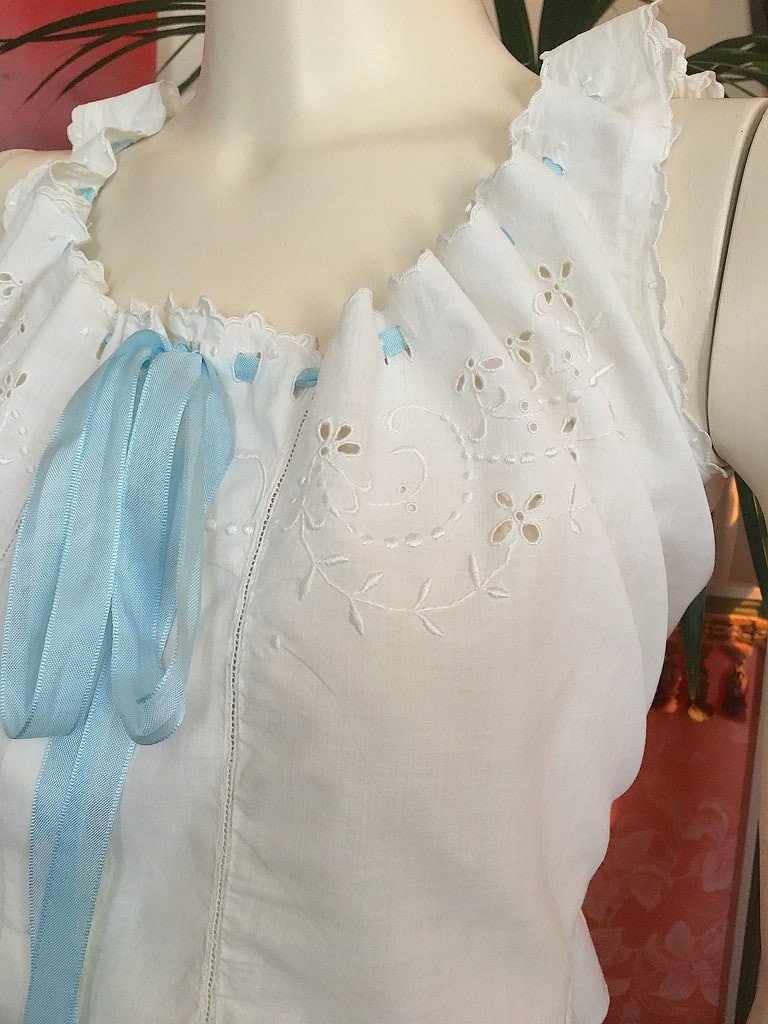 Cache-corset en Fine Percale Et Ruban Satinette - Brodé Main - Début XXème-photo-4