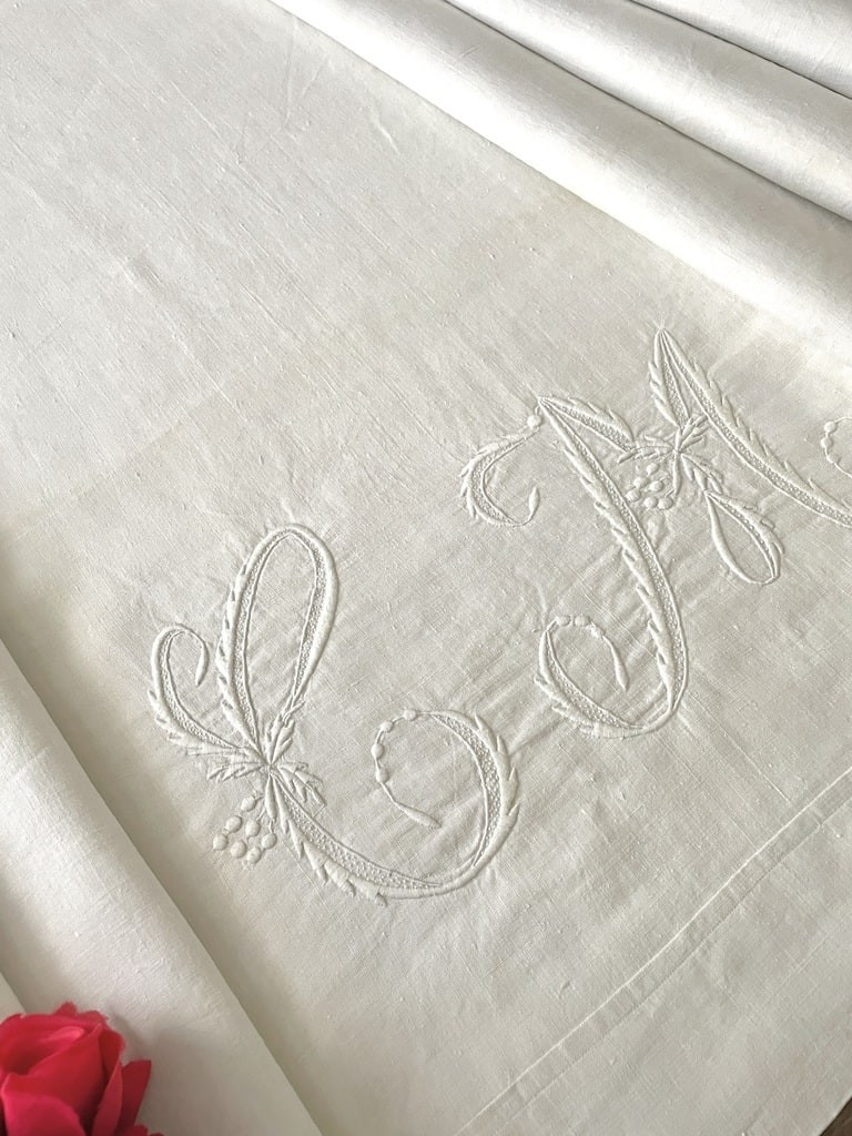Antique Trousseau Sheet - Initials Cm Embroidered On Off-white Linen Canvas - Late 19th Century 