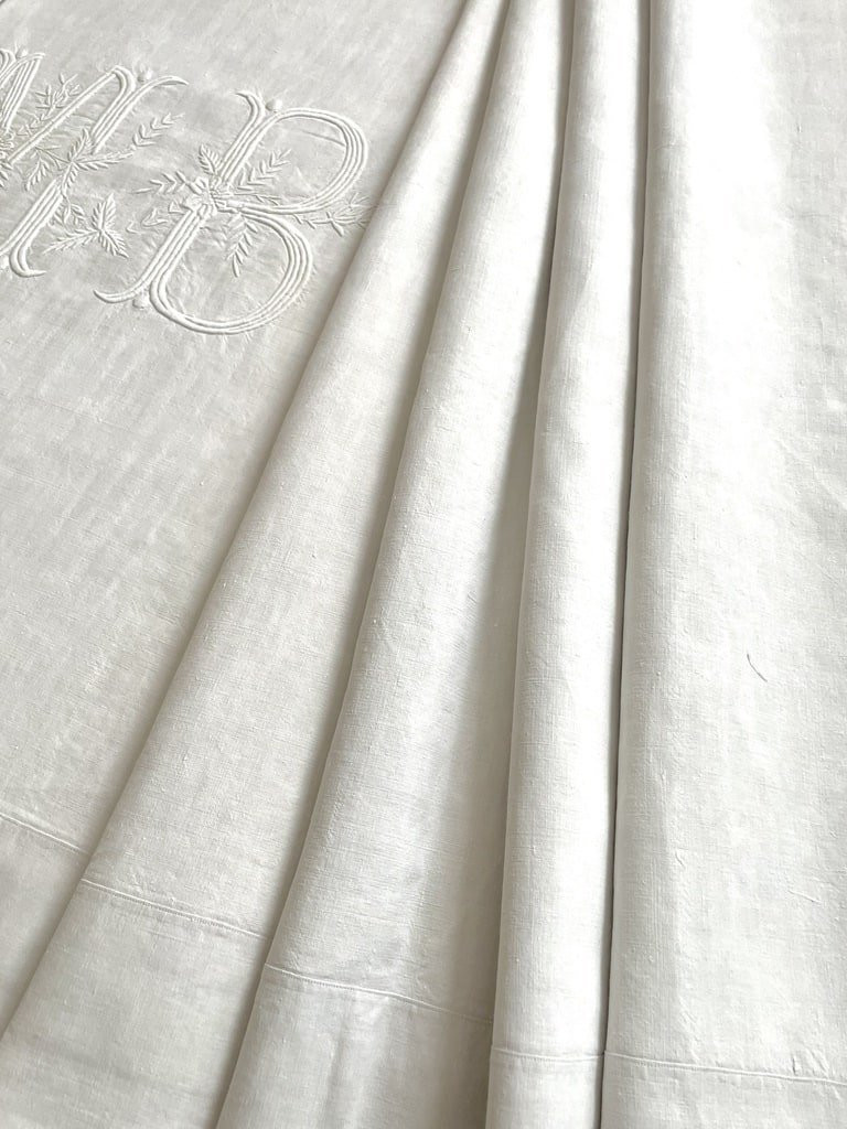 Drap Ancien en Lin - Grand Chiffre M-B et Broderie Blanche Fleurie - Pièce de Trousseau XIXème-photo-1