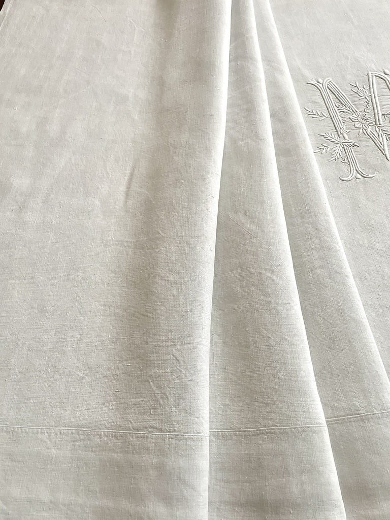 Drap Ancien en Lin - Grand Chiffre M-B et Broderie Blanche Fleurie - Pièce de Trousseau XIXème-photo-2