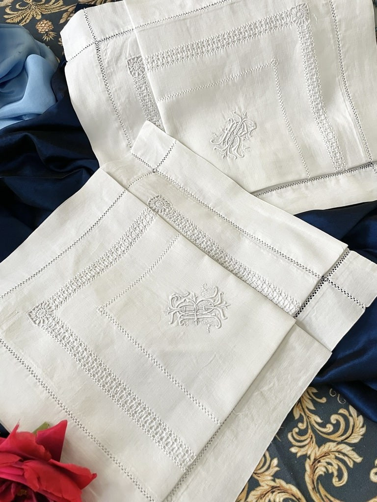 Deux Taies d'Oreiller en Fil de Lin - Monogramme R-T avec Fleur de Lys - Fin XIXème 