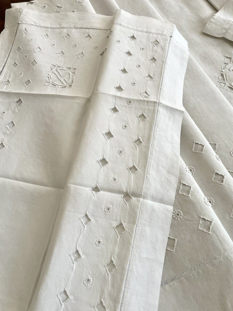 Bedding Set - Hand Embroidered Linen - Sheet And Pair Of Pillowcases Numbered Js - Antique Linen From The Early 20th Century-photo-3