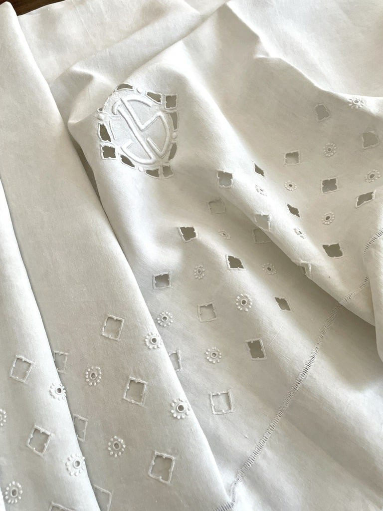 Bedding Set - Hand Embroidered Linen - Sheet And Pair Of Pillowcases Numbered Js - Antique Linen From The Early 20th Century-photo-7