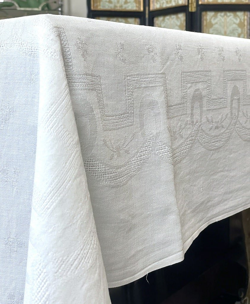 Grande nappe ancienne en Damas de lin - Double monogramme PB -  Frises Fleurs Guirlandes -photo-4