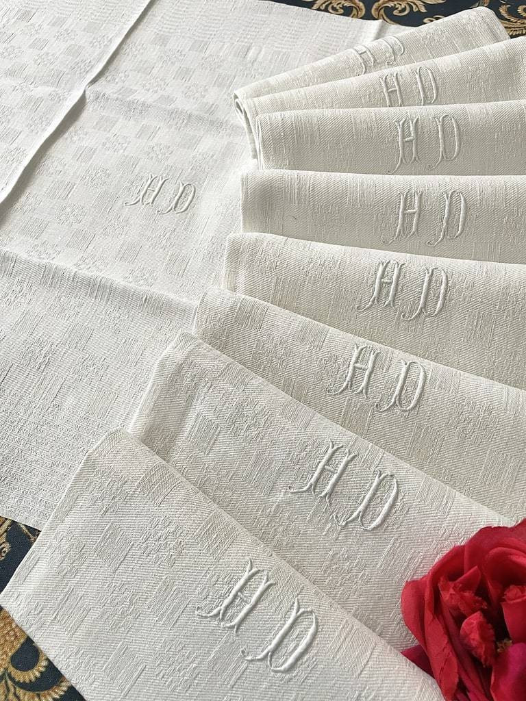 9 Serviettes de table en coton épais - Initiales H-D - (vers 1900)