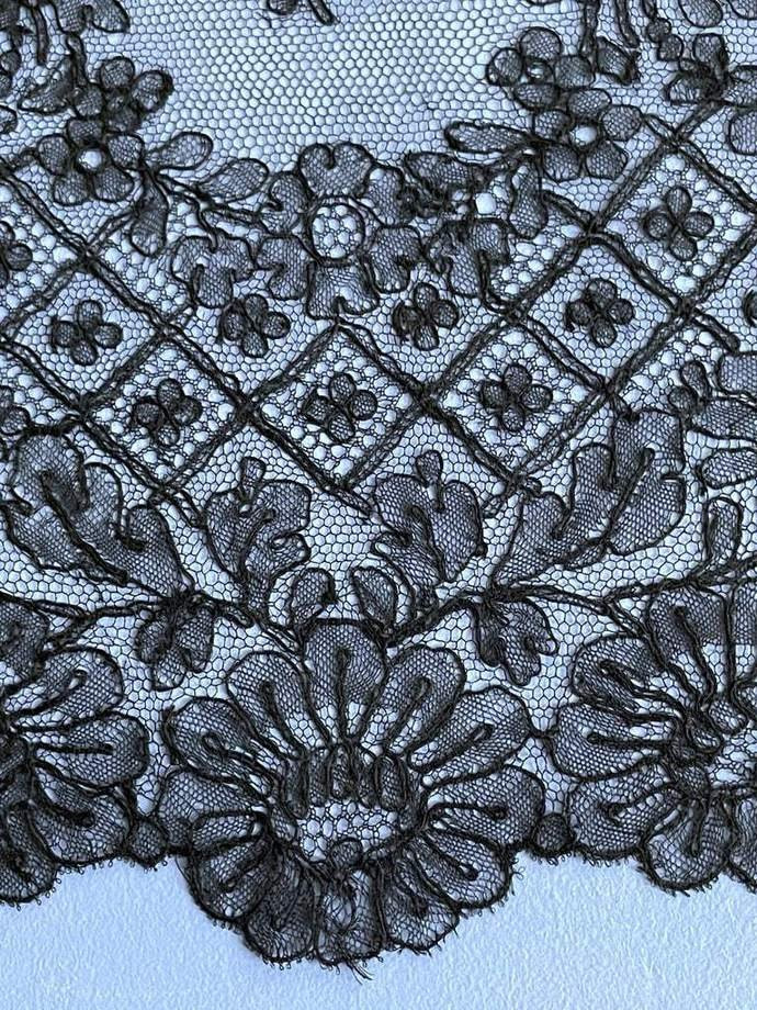 Large Length Of Chantilly Lace For A Crinoline - Black Silk Thread - 720 Cm - Late 19th Century-photo-3