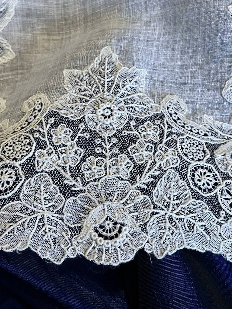 Antique Wedding Handkerchief - Needlepoint - Brussels Lace - Antique Linen-photo-5