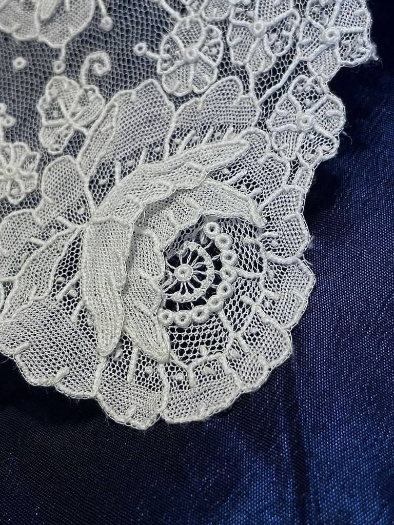 Antique Wedding Handkerchief - Needlepoint - Brussels Lace - Antique Linen-photo-7