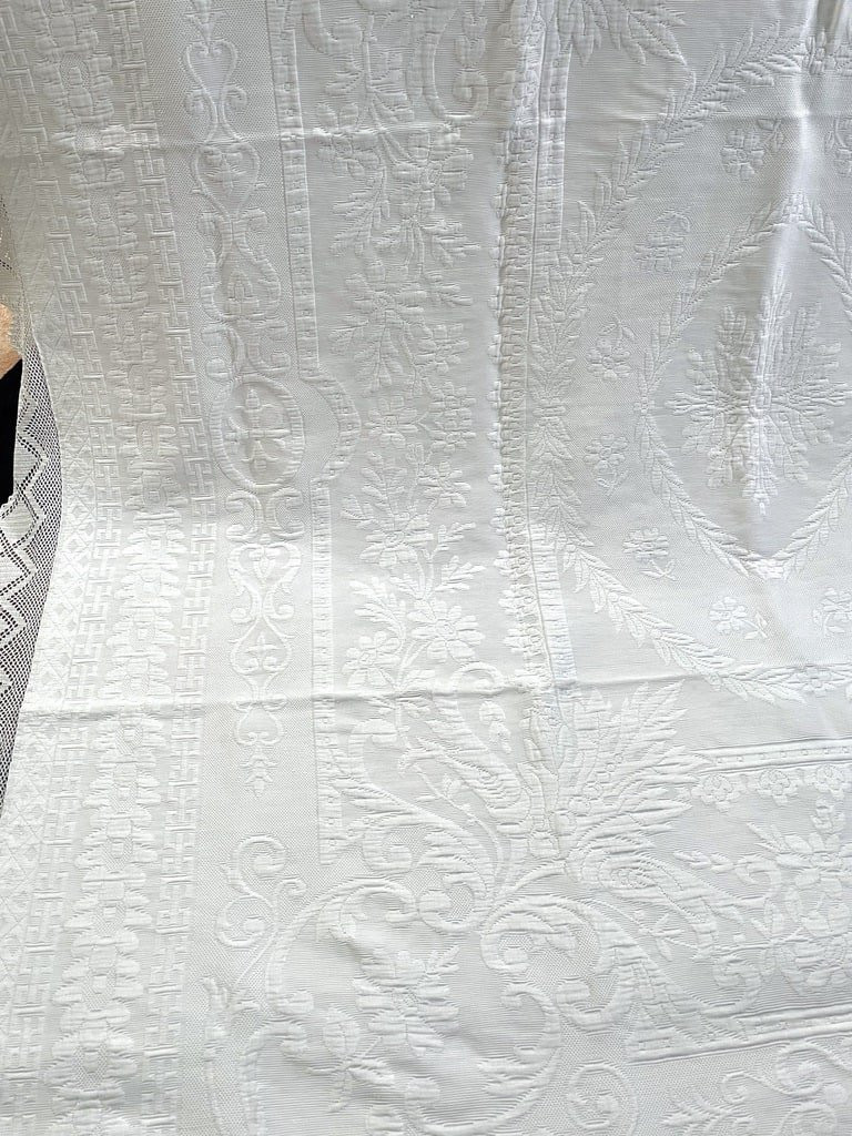Provençal-style Quilted White Cotton Piqué Bedspread - Antique Linen -photo-7
