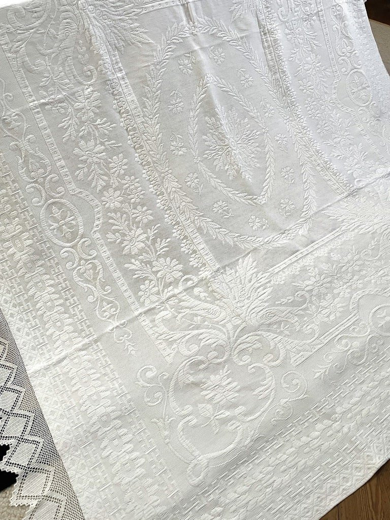 Provençal-style Quilted White Cotton Piqué Bedspread - Antique Linen -photo-8