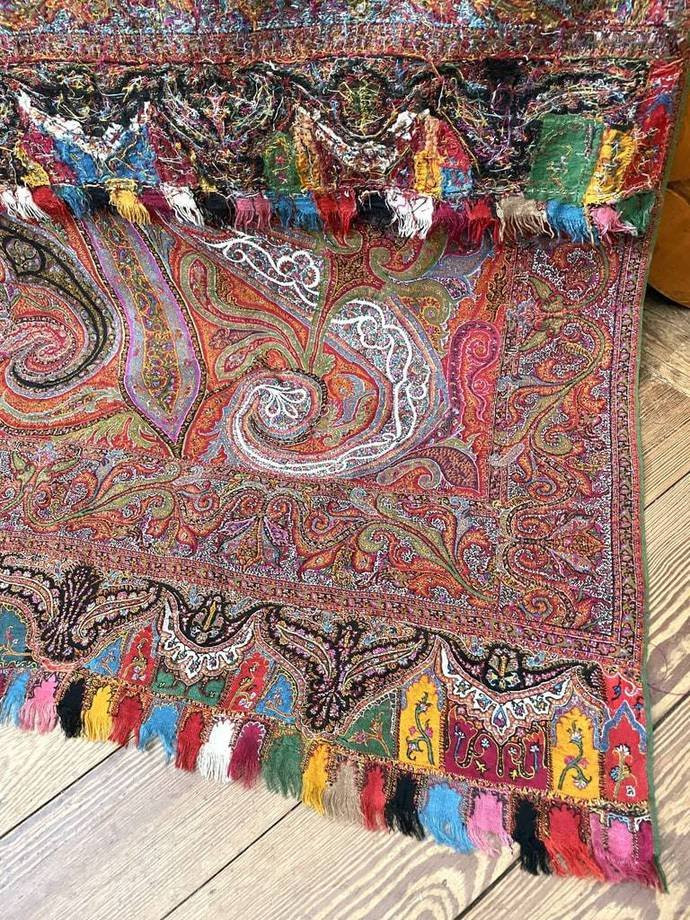 Châle long avec coffret - Signature et marque du châlier - Tissage au lancé découpé - Vers 1860-photo-5