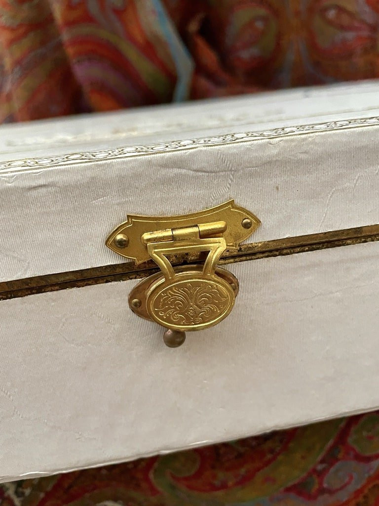 Châle long avec coffret - Signature et marque du châlier - Tissage au lancé découpé - Vers 1860-photo-7