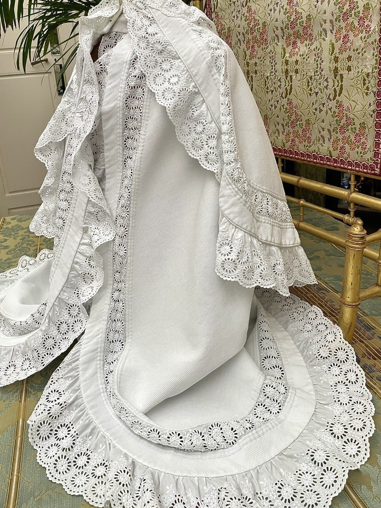 Manteau Cape de Baptême en Piqué de Coton - Volant et entre-deux en Broderie Anglaise - XIXème-photo-2