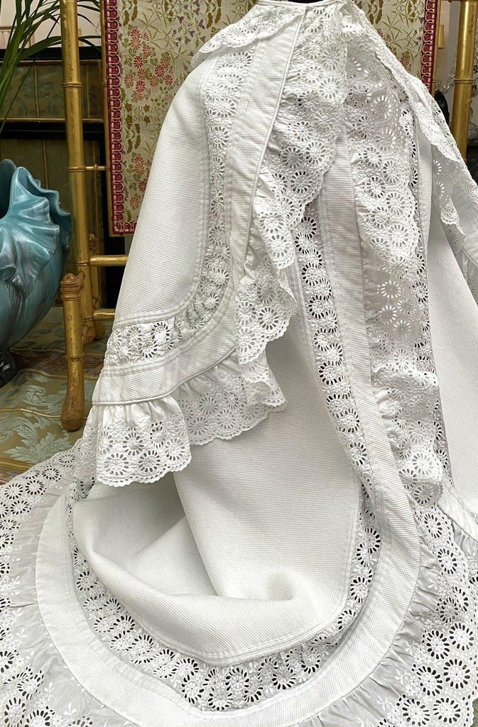 Manteau Cape de Baptême en Piqué de Coton - Volant et entre-deux en Broderie Anglaise - XIXème-photo-2