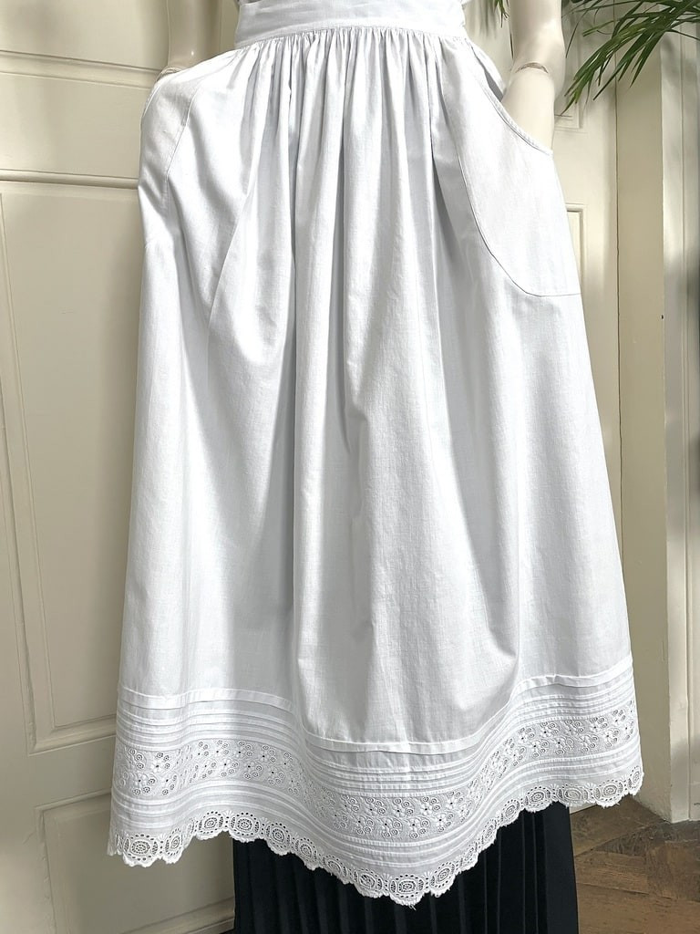 Long Maid's Apron With Pockets And A Wide, Ornate Band With A Scalloped Edge - Late 19th Century-photo-2