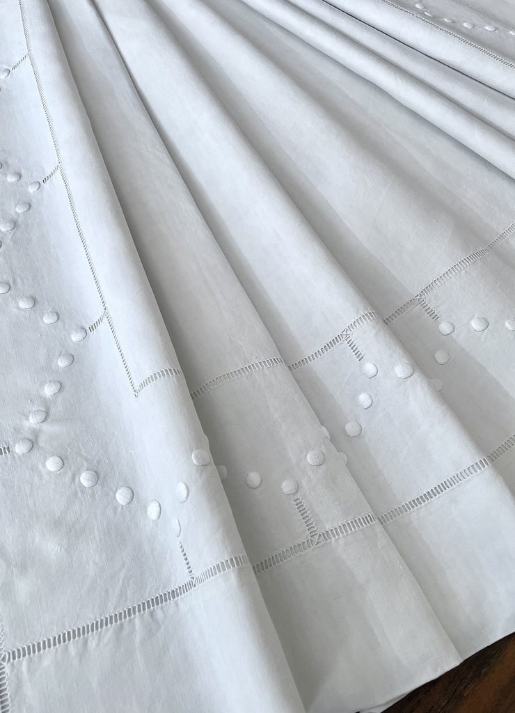 Large Linen Sheet With Two Pillowcases - White Embroidery Jours échelle - Antique Linen-photo-1