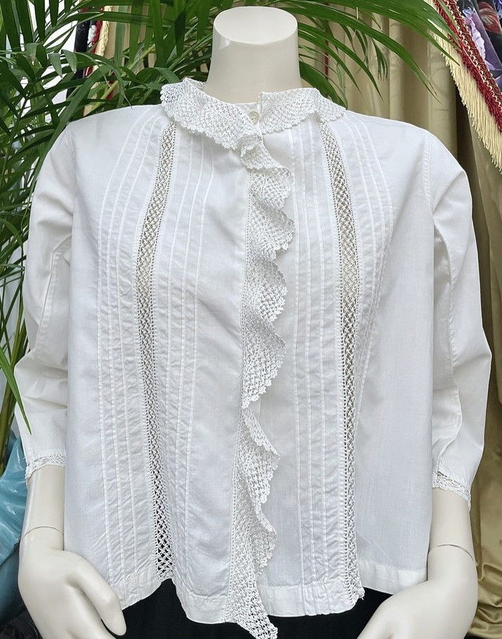 Chemisier en fine toile de coton blanc - Dentelle au crochet - Linge ancien