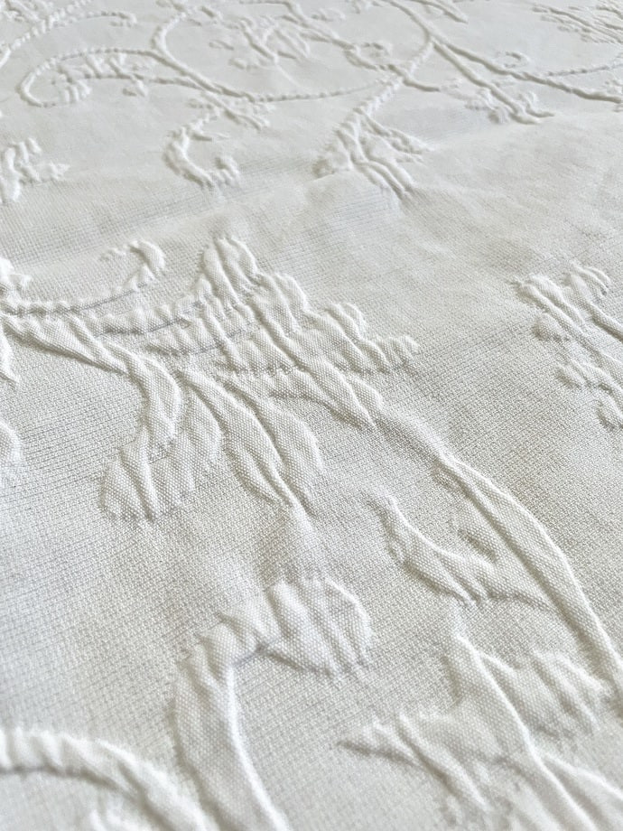 Very Large White Cotton Piqué Bedspread - 4 Scalloped Sides - Vintage Linen-photo-5