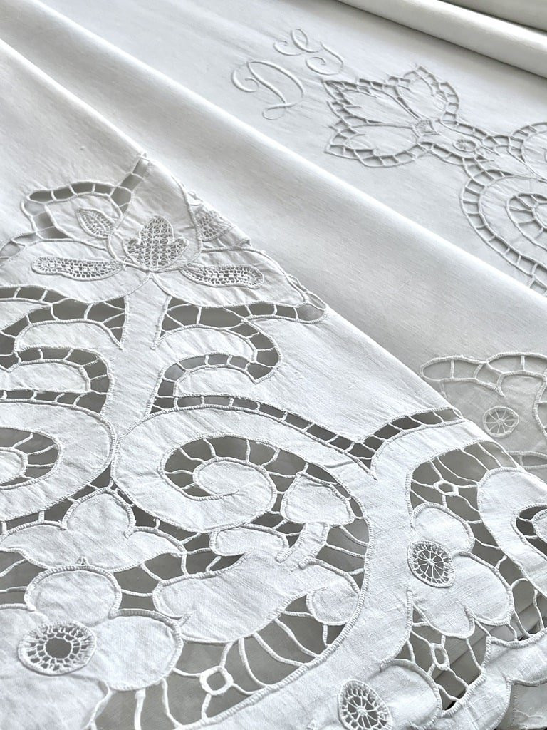 Large Linen Sheet With Dg Initials - Renaissance Fleurdelisée Embroidery - Antique Linen-photo-1