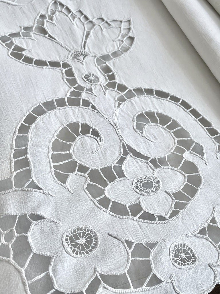 Large Linen Sheet With Dg Initials - Renaissance Fleurdelisée Embroidery - Antique Linen-photo-2