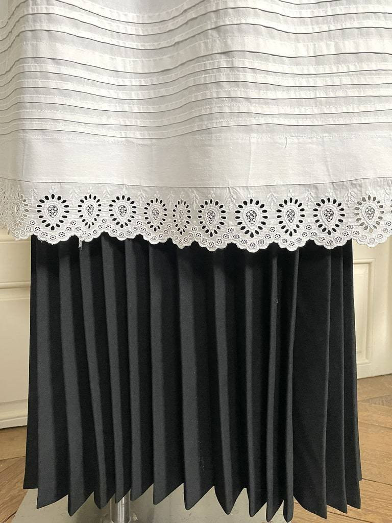 Serving Apron In Fine Cotton Percale With Pockets And Religious Pleats - Antique Linens-photo-3