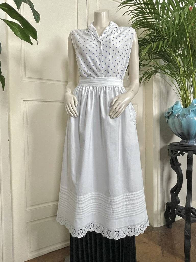 Serving Apron In Fine Cotton Percale With Pockets And Religious Pleats - Antique Linens