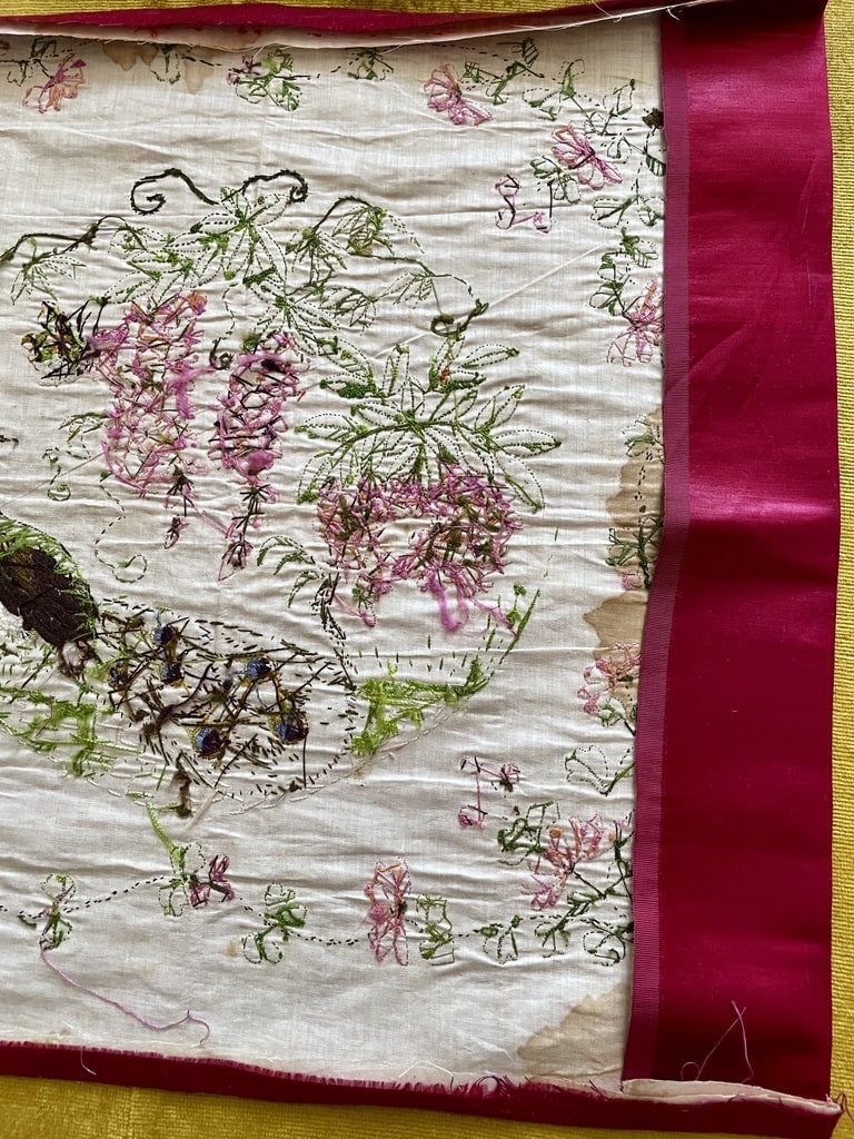 Pair Of Small Panels Featuring Asian Embroidery On Red Silk—cushion Covers—circa 1900-photo-3
